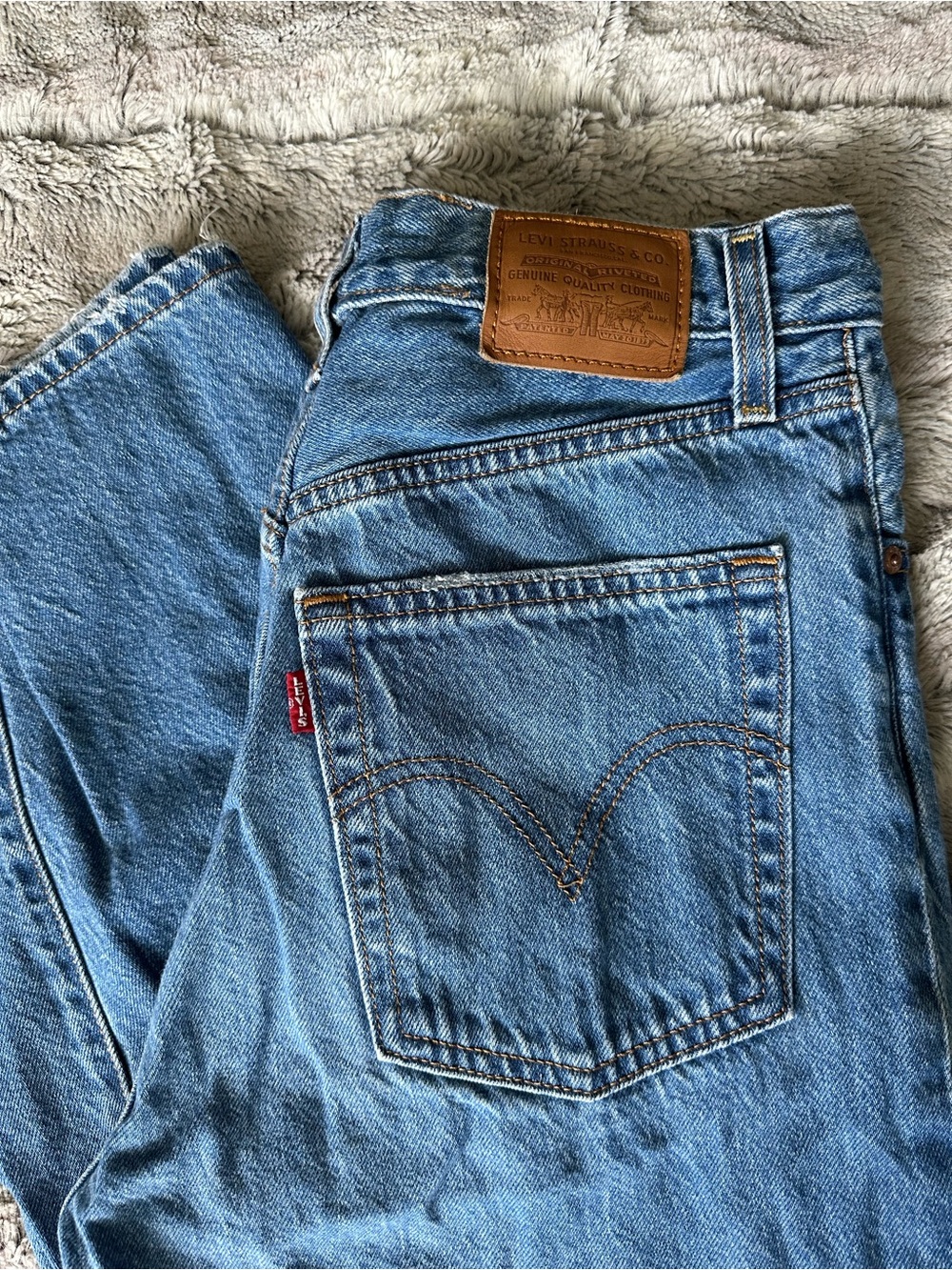 Levi's Premium Ribcage Straight Ankle Jeans Women’s Medium Wash